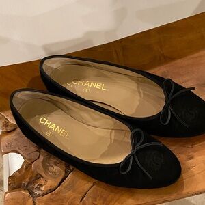CHANEL Black Bow Accent Flats